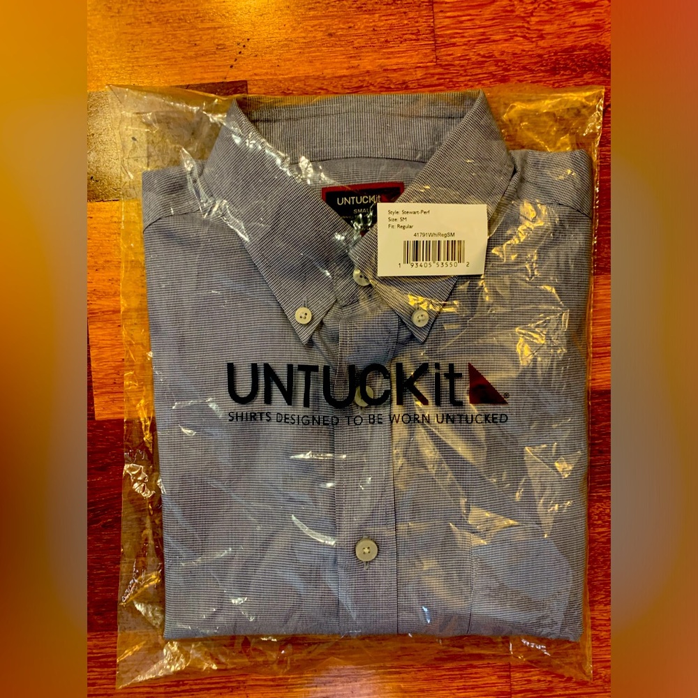 UNTUCKIT BUTTON DOWN SHIRT SIZE SMALL TRADITIONAL FIT NWT